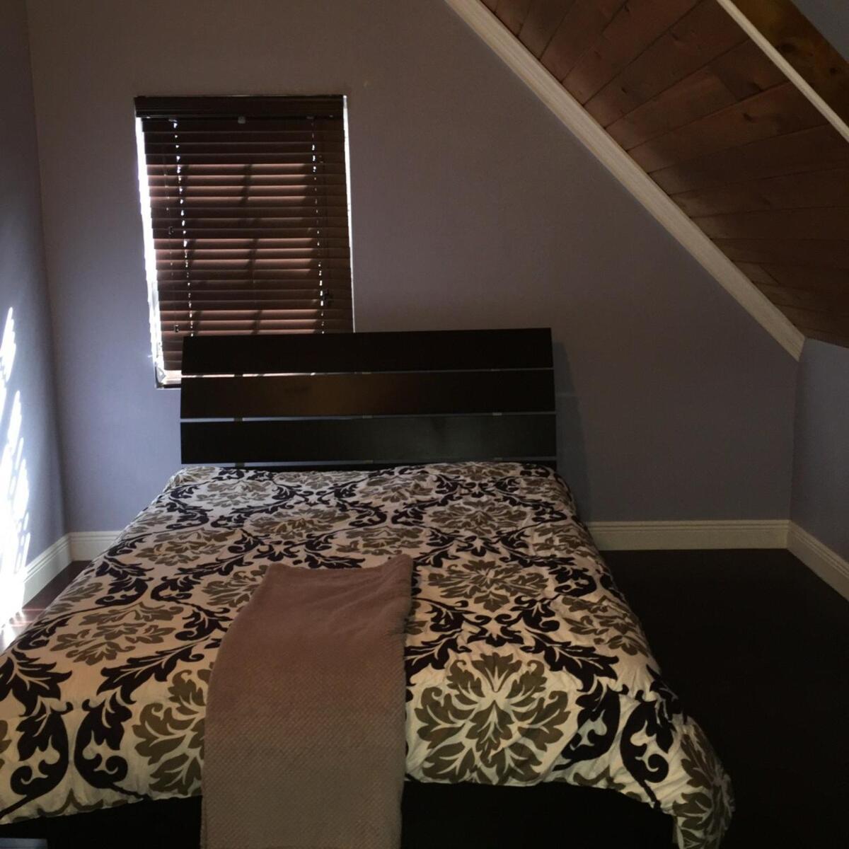 Island Vibes Point Of View- Near & Airport Apartment *