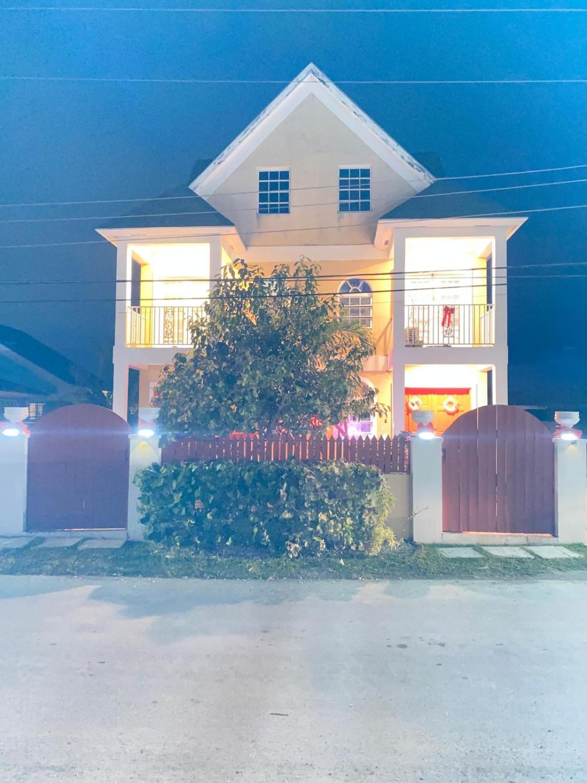 Island Vibes Point Of View- Near & Airport * Nassau