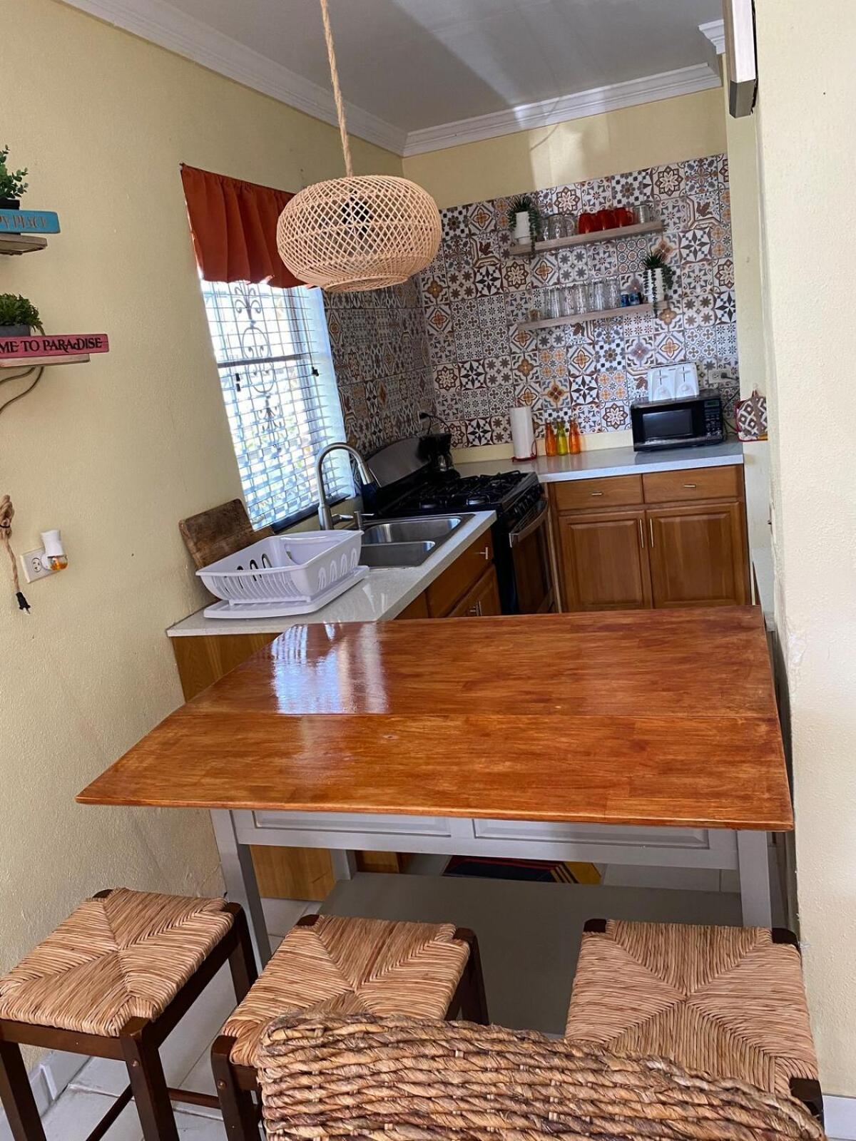 Island Vibes Point Of View- Near & Airport Apartamento Nassau